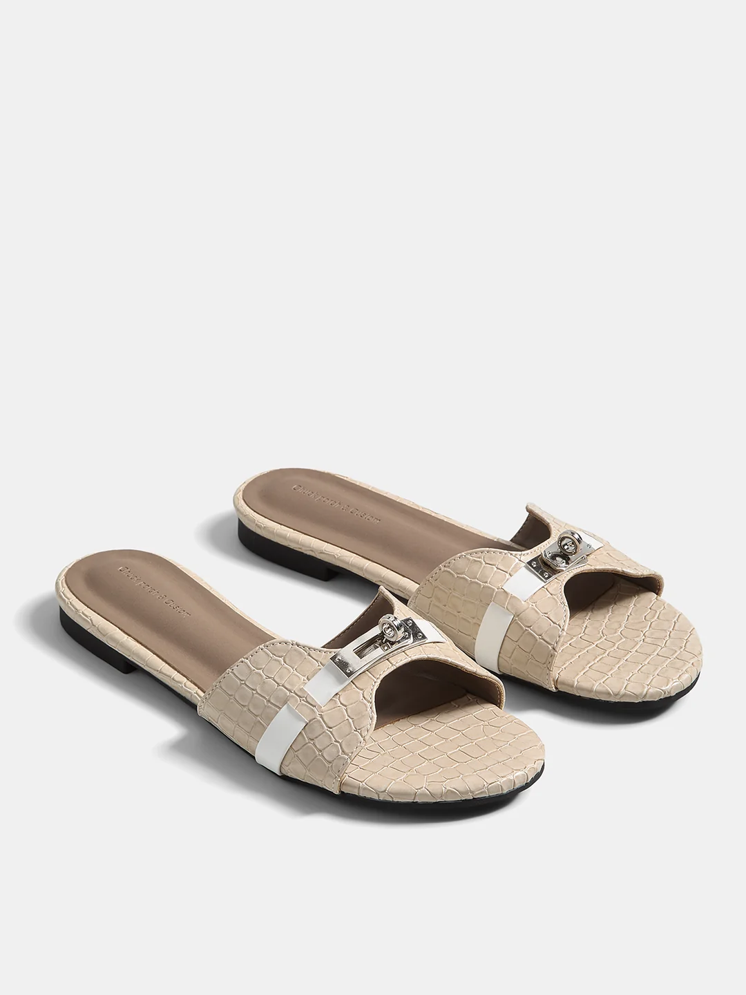 Sandalias tipo chancla con hebilla y estampado de cocodrilo