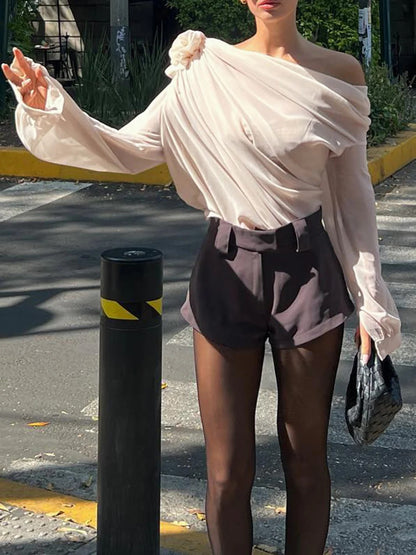 Blusa asimétrica de un solo hombro, semitransparente de gasa