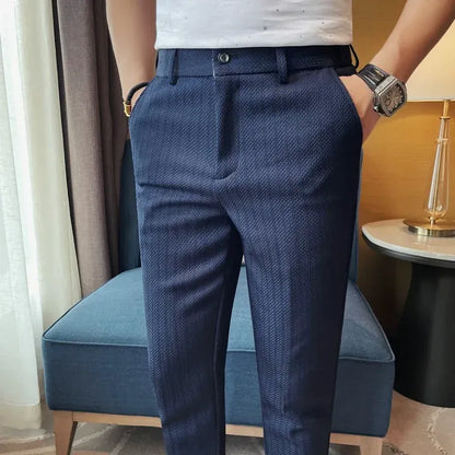 Pantalón moderno ajustado