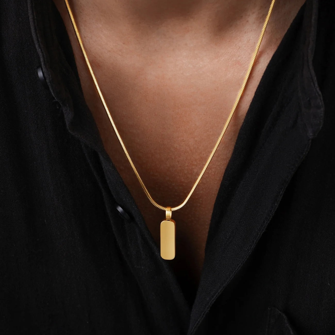 Colgante minimalista y cadena cuadrada para hombres