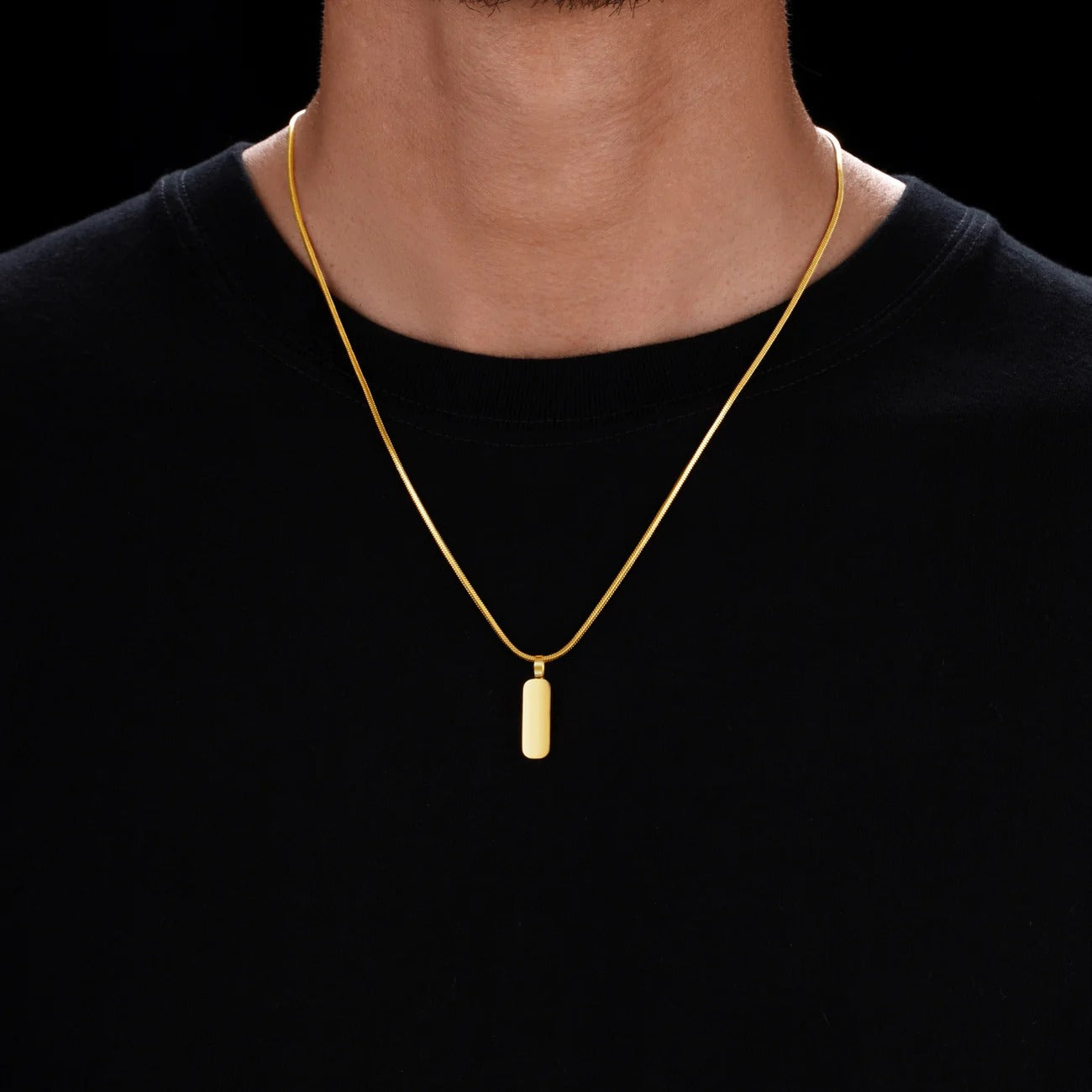 Colgante minimalista y cadena cuadrada para hombres