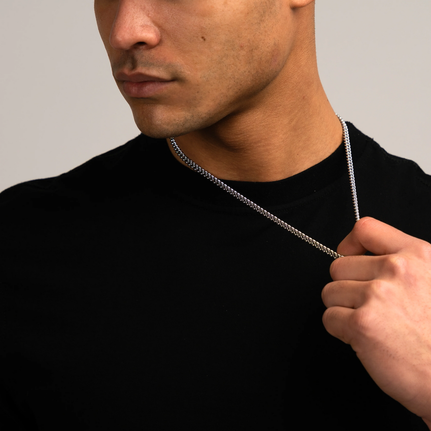 Collar de eslabones cubanos plateado de 5 mm