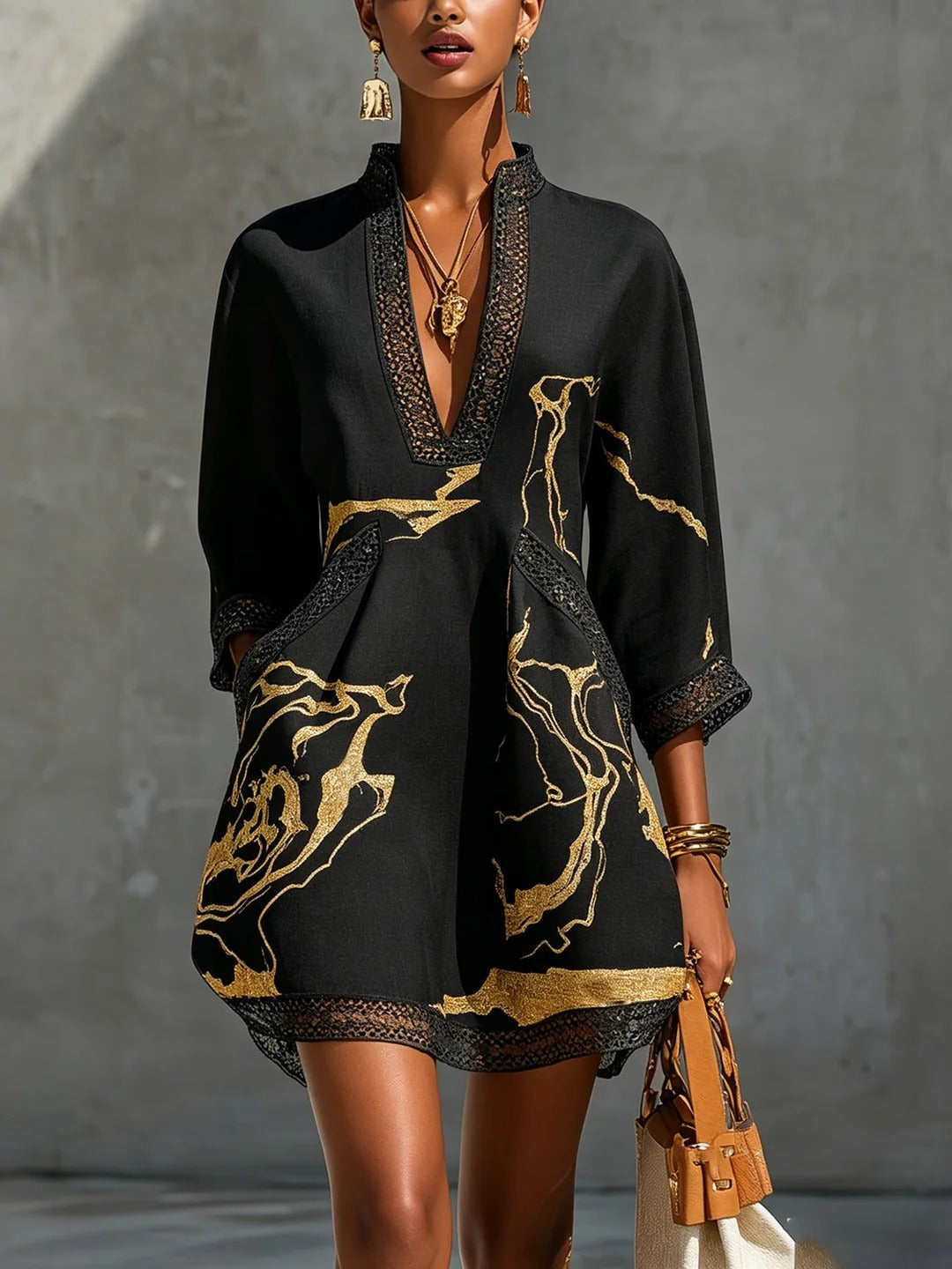 Keila  | Minivestido negro con estampado de mármol dorado y encaje de ganchillo